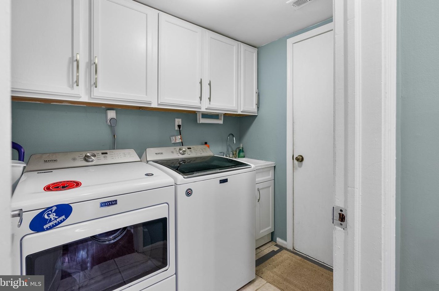 231 Parkview Way, Upper Makefield PA  18940-1136 exterior