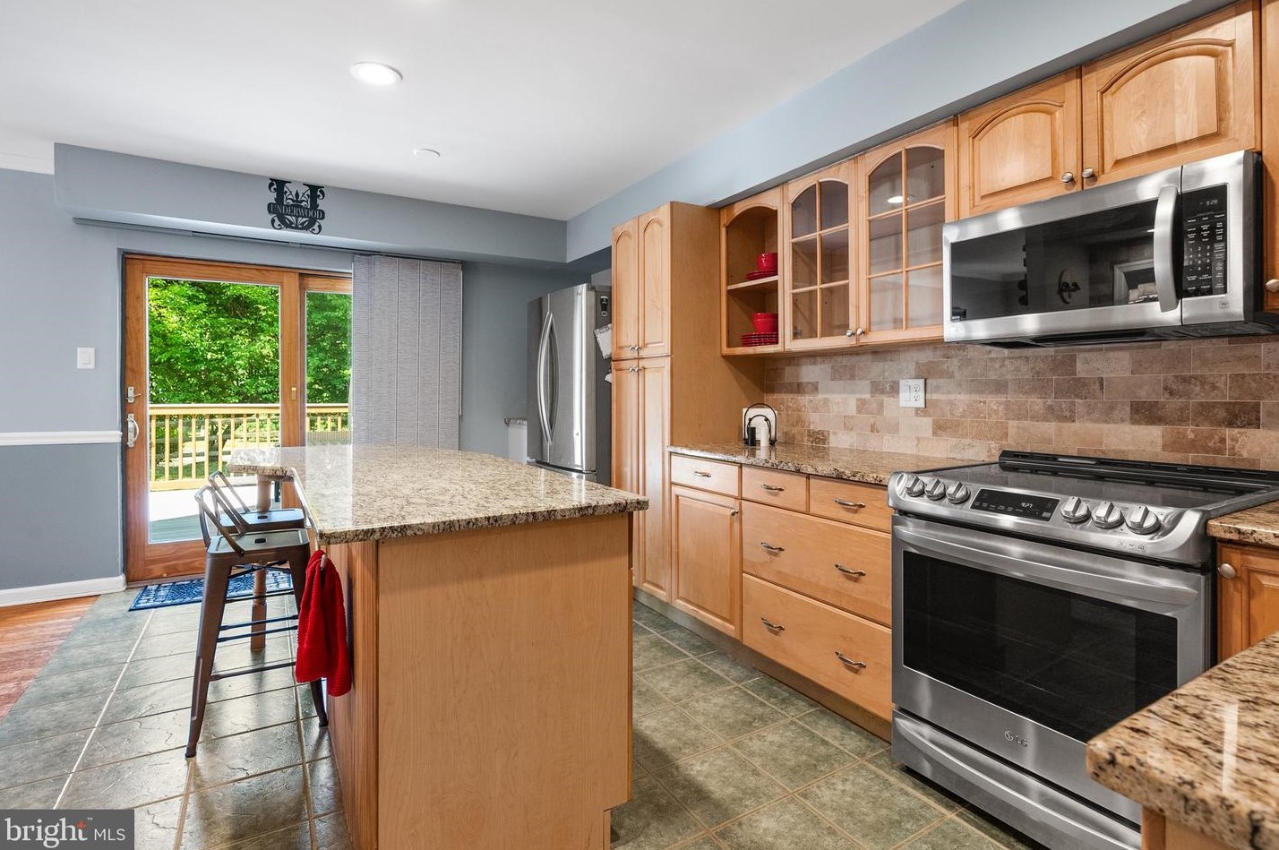 231 Parkview Way, Upper Makefield PA  18940-1136 exterior