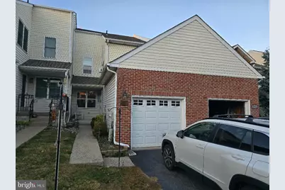 591 S Mount Vernon Circle, Bensalem, PA 19020 - Photo 1