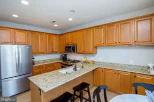 82 Avalon Ct, Doylestown, PA 18901 - Photo 5