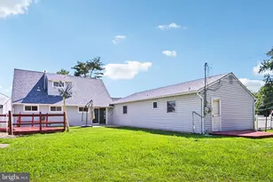 145 Mill Dr, Levittown, PA 19056 - Photo 25