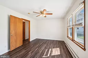 145 Mill Dr, Levittown, PA 19056 - Photo 21