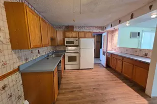 1 Mistletoe Ln, Levittown, PA 19054 - Photo 9