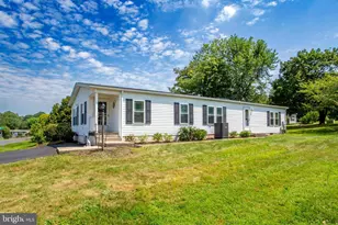 69 Maple Leaf Dr, Sellersville, PA 18960 - Photo 3