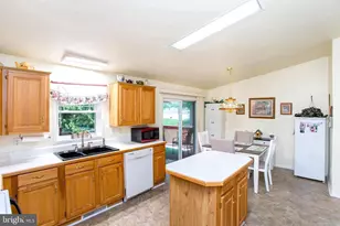 69 Maple Leaf Dr, Sellersville, PA 18960 - Photo 19