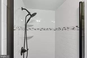 9 Newberry Ln, Levittown, PA 19054 - Photo 25