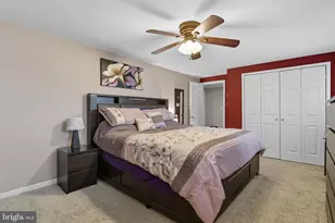 9 Newberry Ln, Levittown, PA 19054 - Photo 17