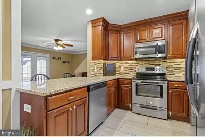 9 Newberry Lane, Levittown, PA 19054 - Photo 5