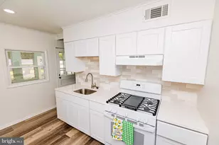 252 N Olds Blvd, Fairless Hills, PA 19030 - Photo 7