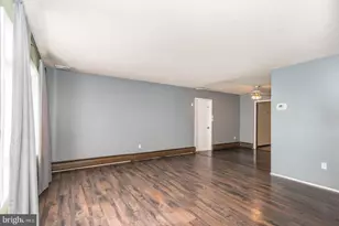 29 Vividleaf Ln, Levittown, PA 19054 - Photo 5