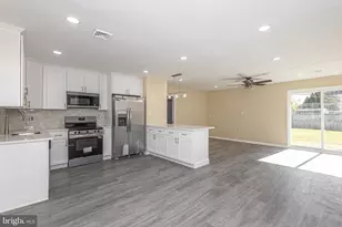 20 Serpentine Ln, Levittown, PA 19055 - Photo 7