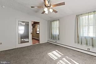 212 Plumbridge Dr, Levittown, PA 19056 - Photo 9