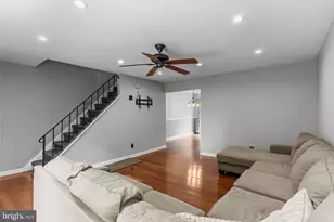 435 N Mt Vernon Cir, Bensalem, PA 19020 - Photo 3