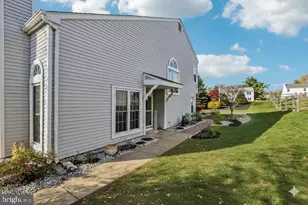 52 Skyview Way, Newtown, PA 18940 - Photo 3