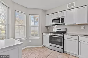 105 Hopkins Ct, Holland, PA 18966 - Photo 9