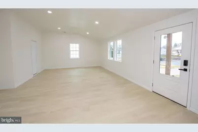 30 Mistletoe Lane, Levittown, PA 19054 - Photo 11