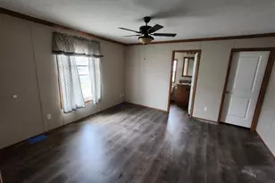 1047 Aldrich Dr, Morrisville, PA 19067 - Photo 3