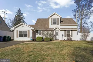 58 Rocky Pool Ln, Levittown, PA 19055 - Photo 3