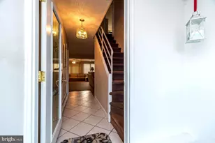 29 Hope Rd, Levittown, PA 19056 - Photo 7