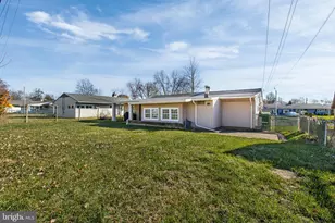 111 Border Rock Rd, Levittown, PA 19057 - Photo 37