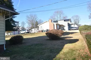 639 C Ave, Feasterville-Trevose, PA 19053 - Photo 25