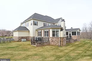 19 Goldney Dr, Newtown, PA 18940 - Photo 115