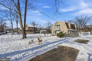 2623 E Ave, Levittown, PA 19056 - Photo 7