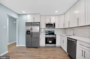 102 Chesapeake Dr, Newtown, PA 18940 - Photo 11