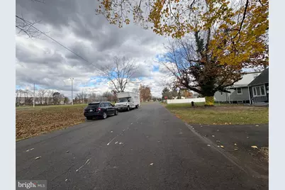 2424 Wood Avenue, Tullytown, PA 19007 - Photo 5