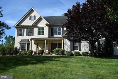 802 Princeton Drive - Photo 1