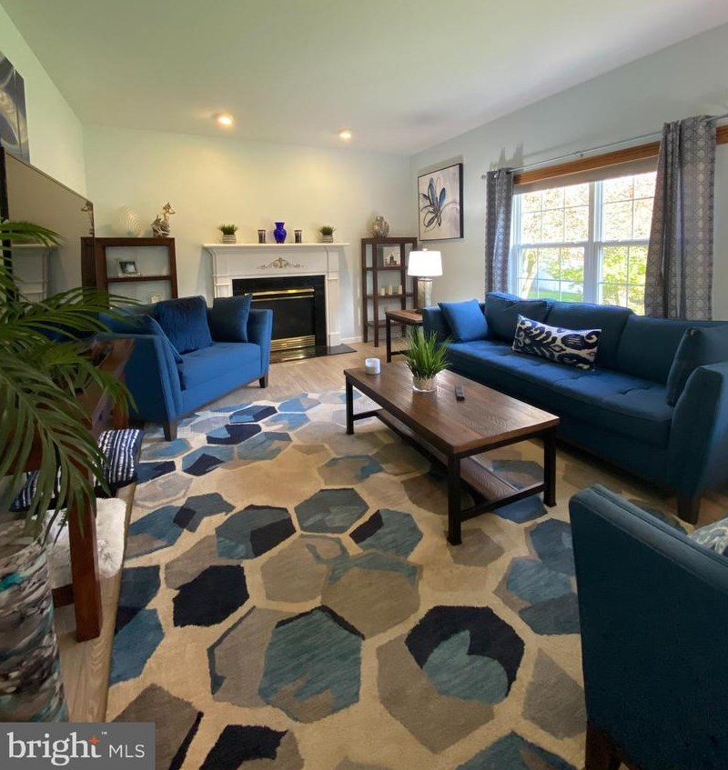 105 Aspen Dr, Sellersville PA  18960-1659 exterior