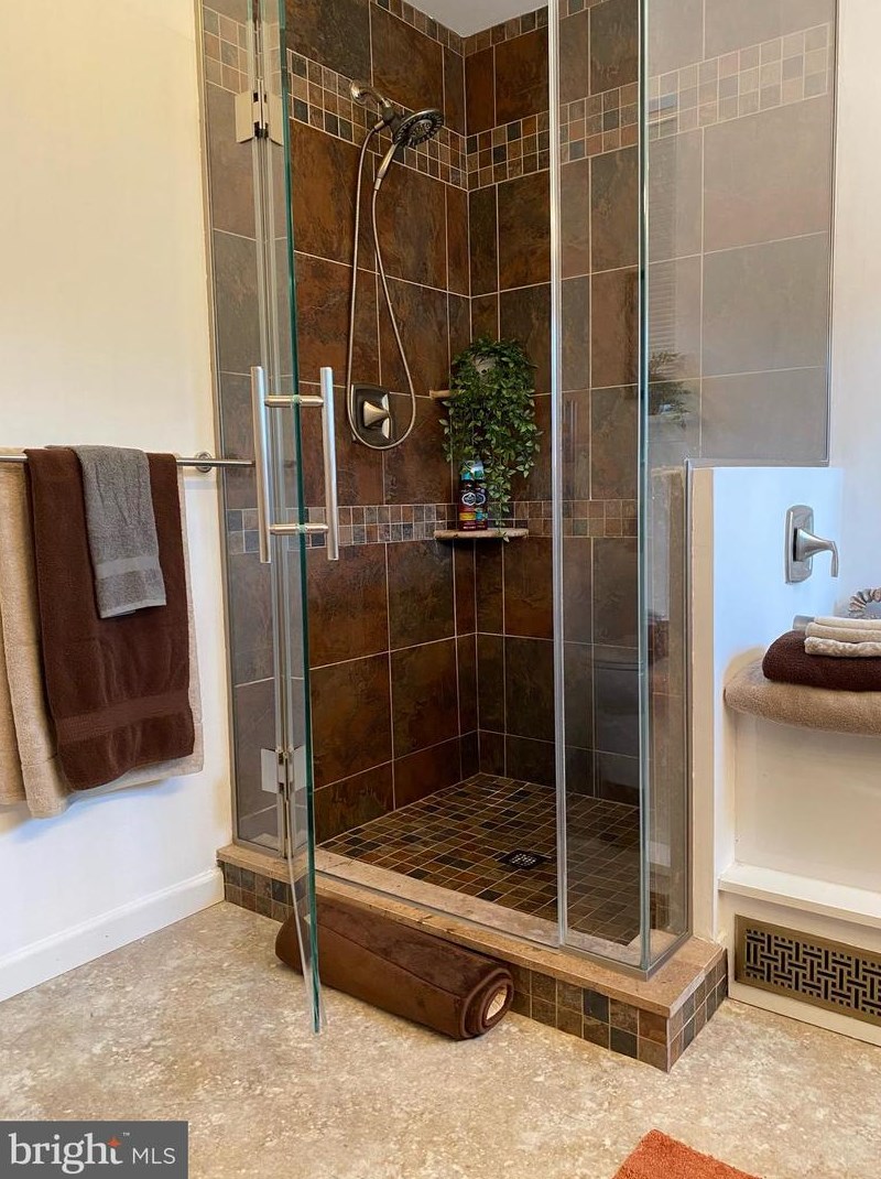 105 Aspen Dr, Sellersville PA  18960-1659 exterior