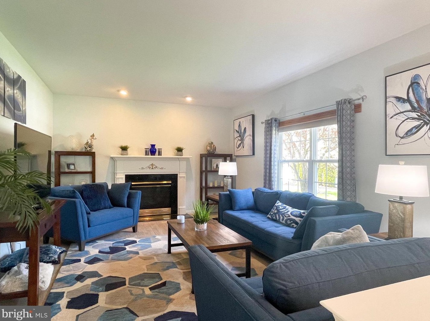 105 Aspen Dr, Sellersville PA  18960-1659 exterior