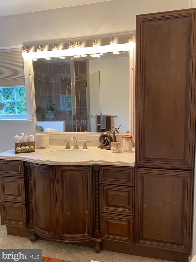 105 Aspen Dr, Sellersville PA  18960-1659 exterior