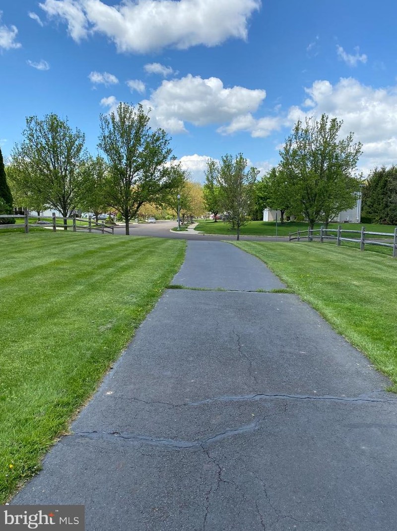 105 Aspen Dr, Sellersville PA  18960-1659 exterior