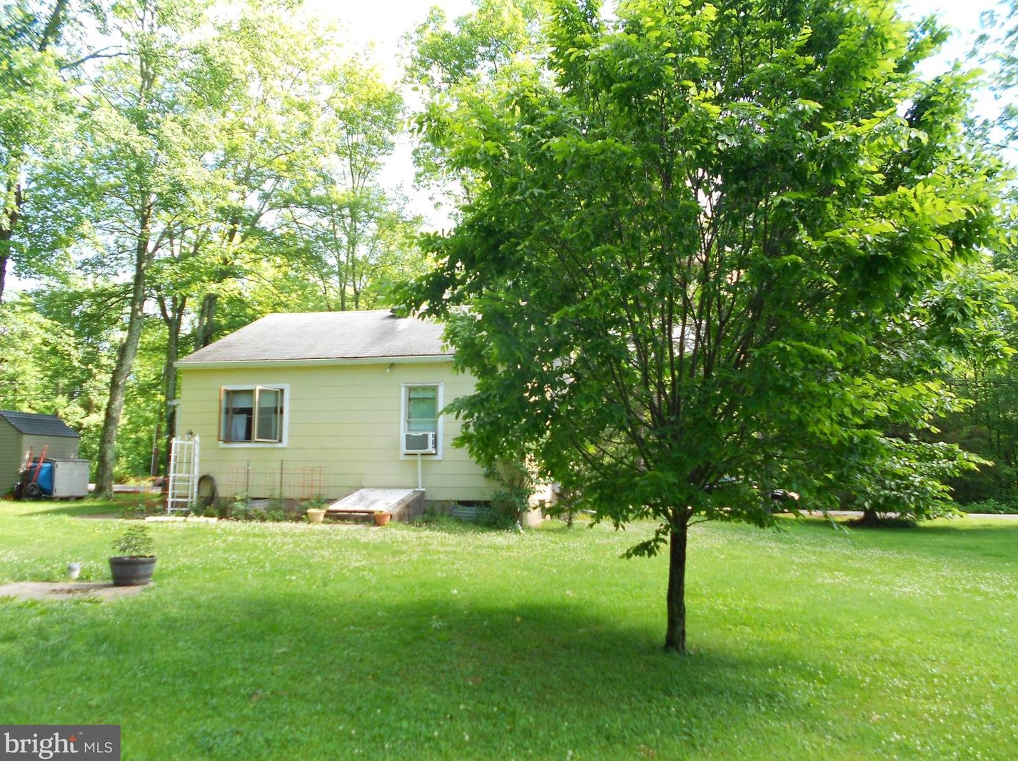 1014 Thousand Acre Rd, Sellersville PA  18960-1052 exterior