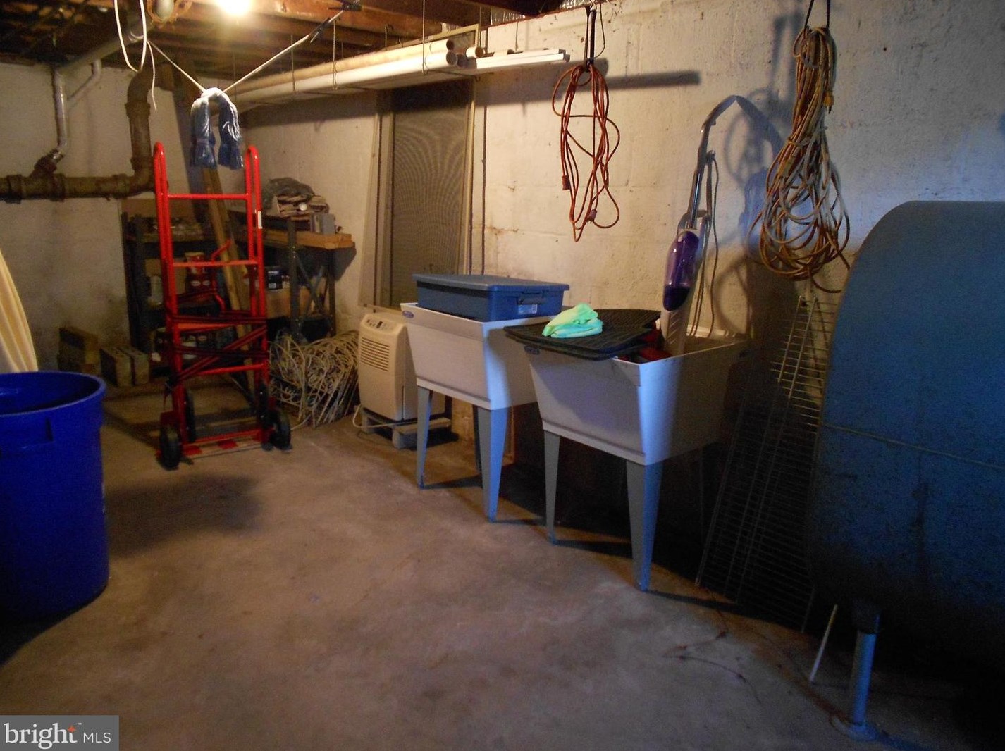 1014 Thousand Acre Rd, Sellersville PA  18960-1052 exterior