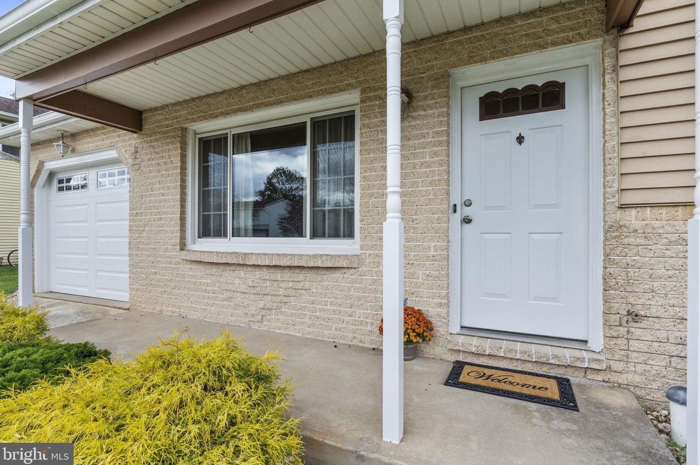 45 Edgewood Dr, Navy Sup Dpt, PA 17055