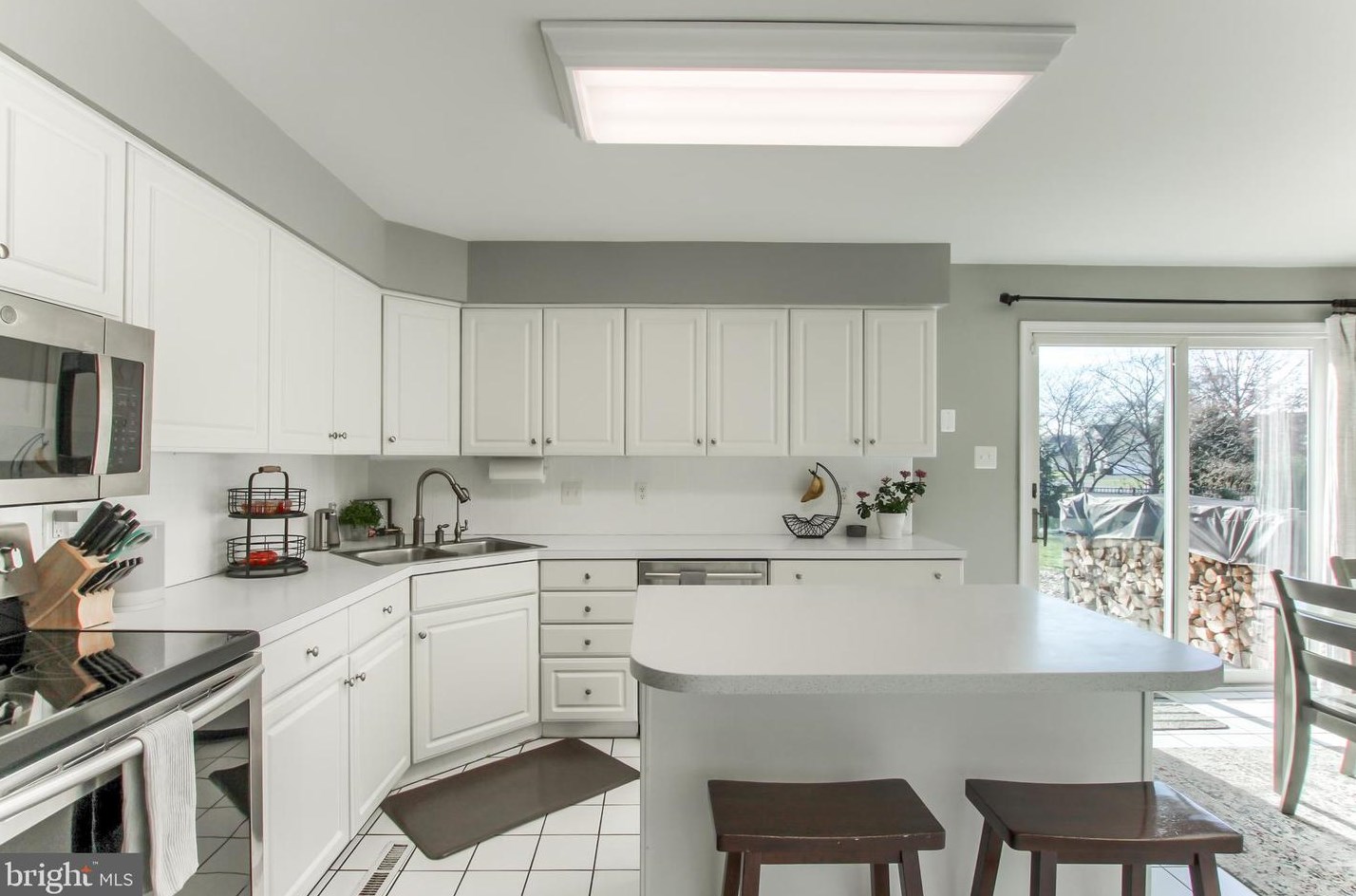 23 Surrey Ln, Navy Sup Dpt PA  17050-7801 exterior