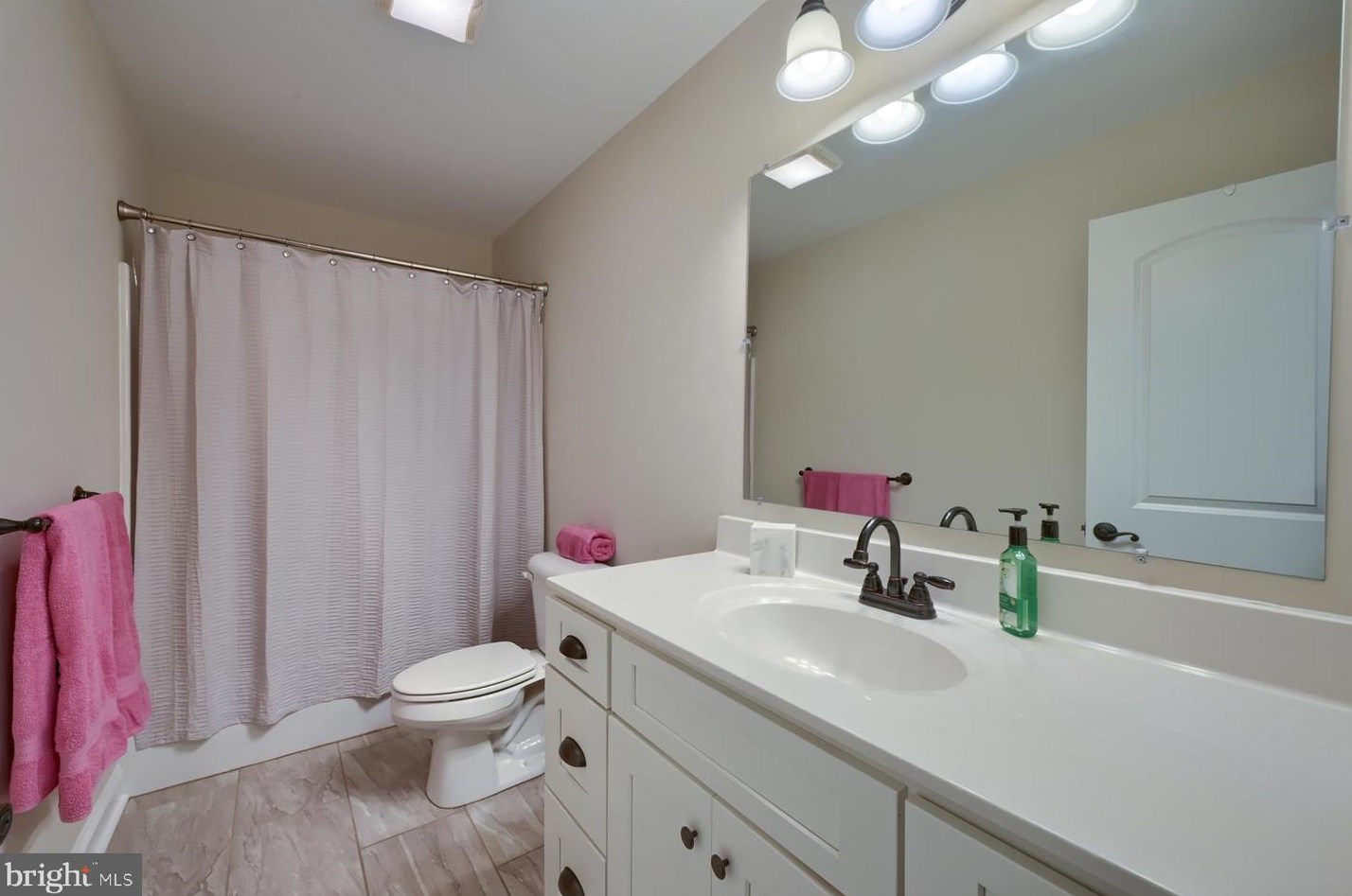 515 Spring Run Dr, Navy Sup Dpt PA  17055-5580 exterior