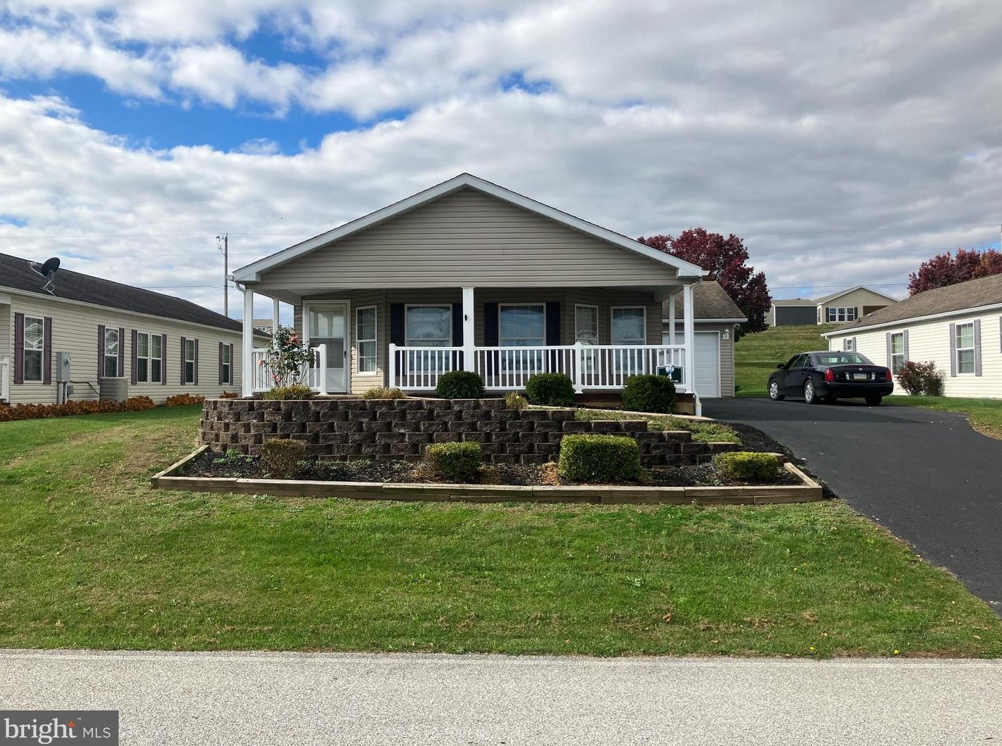 4 Crandle Dr, Carlisle, PA 17015