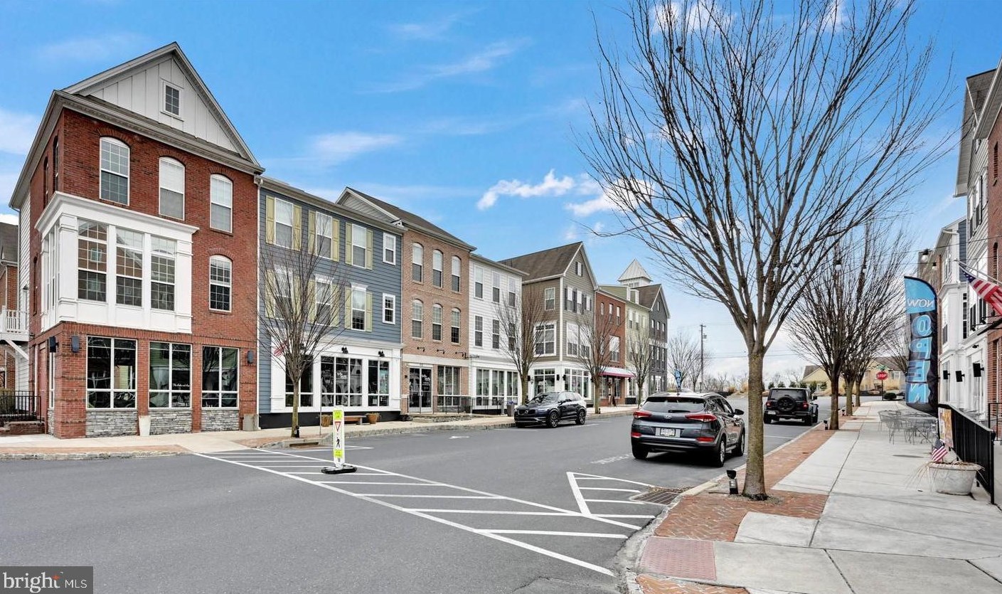 421 Old Farm Ln, Navy Sup Dpt PA  17050-4117 exterior