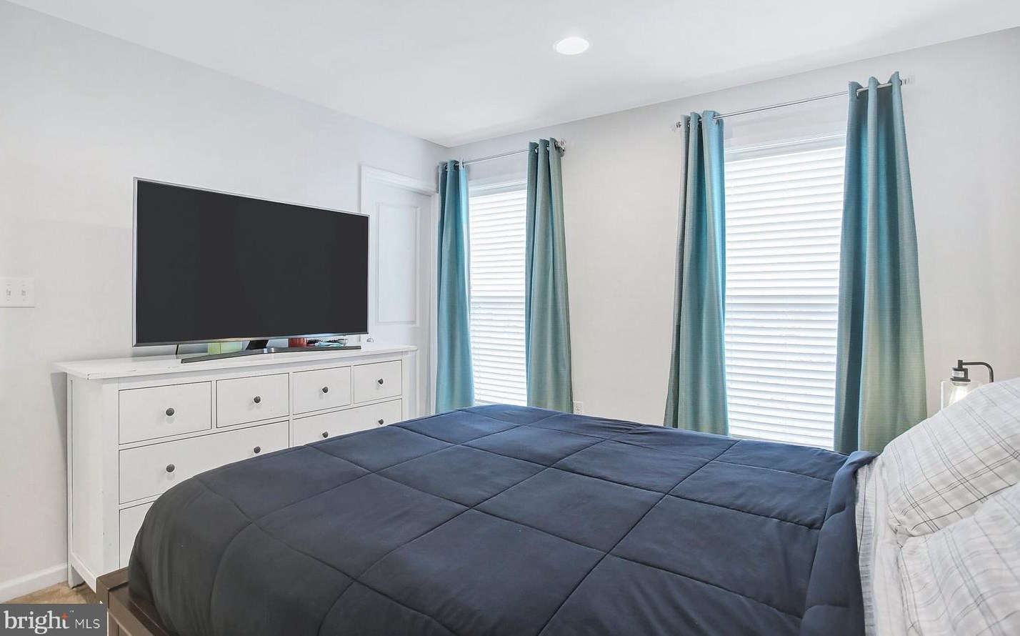 421 Old Farm Ln, Navy Sup Dpt PA  17050-4117 exterior