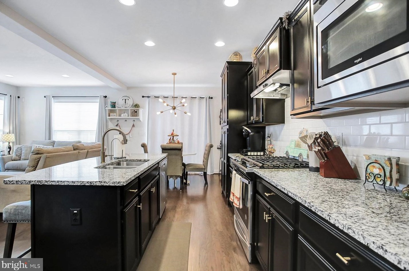 421 Old Farm Ln, Navy Sup Dpt PA  17050-4117 exterior