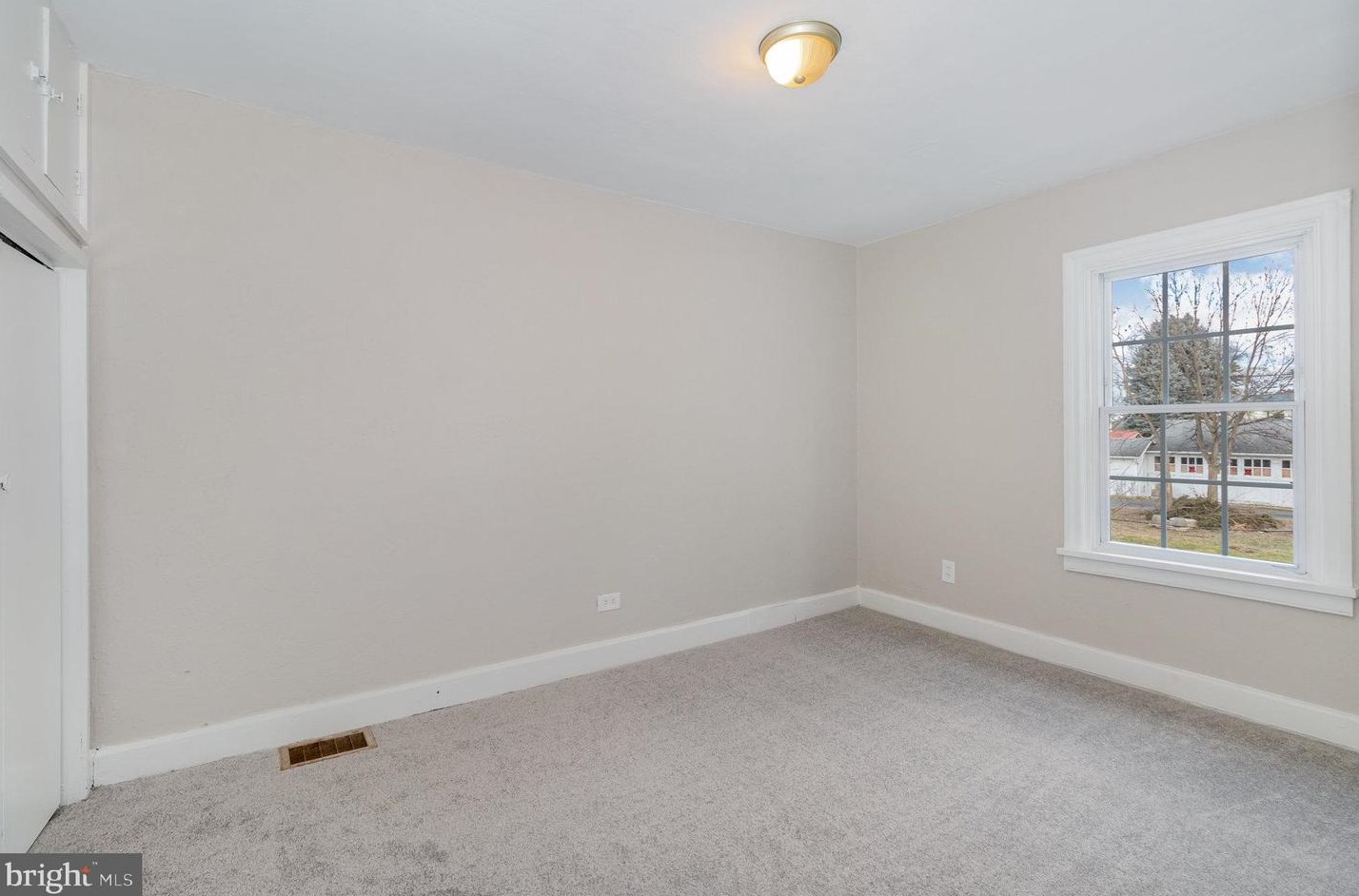 107 Walnut St, Navy Sup Dpt PA  17055-3365 exterior