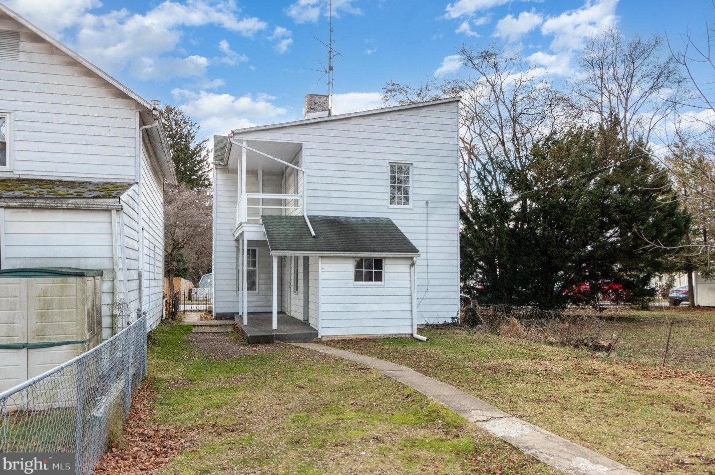 107 Walnut St, Navy Sup Dpt PA  17055-3365 exterior