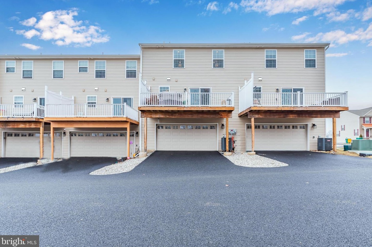 5160 Laurel Valley Ln, West Enola PA  17025-2282 exterior
