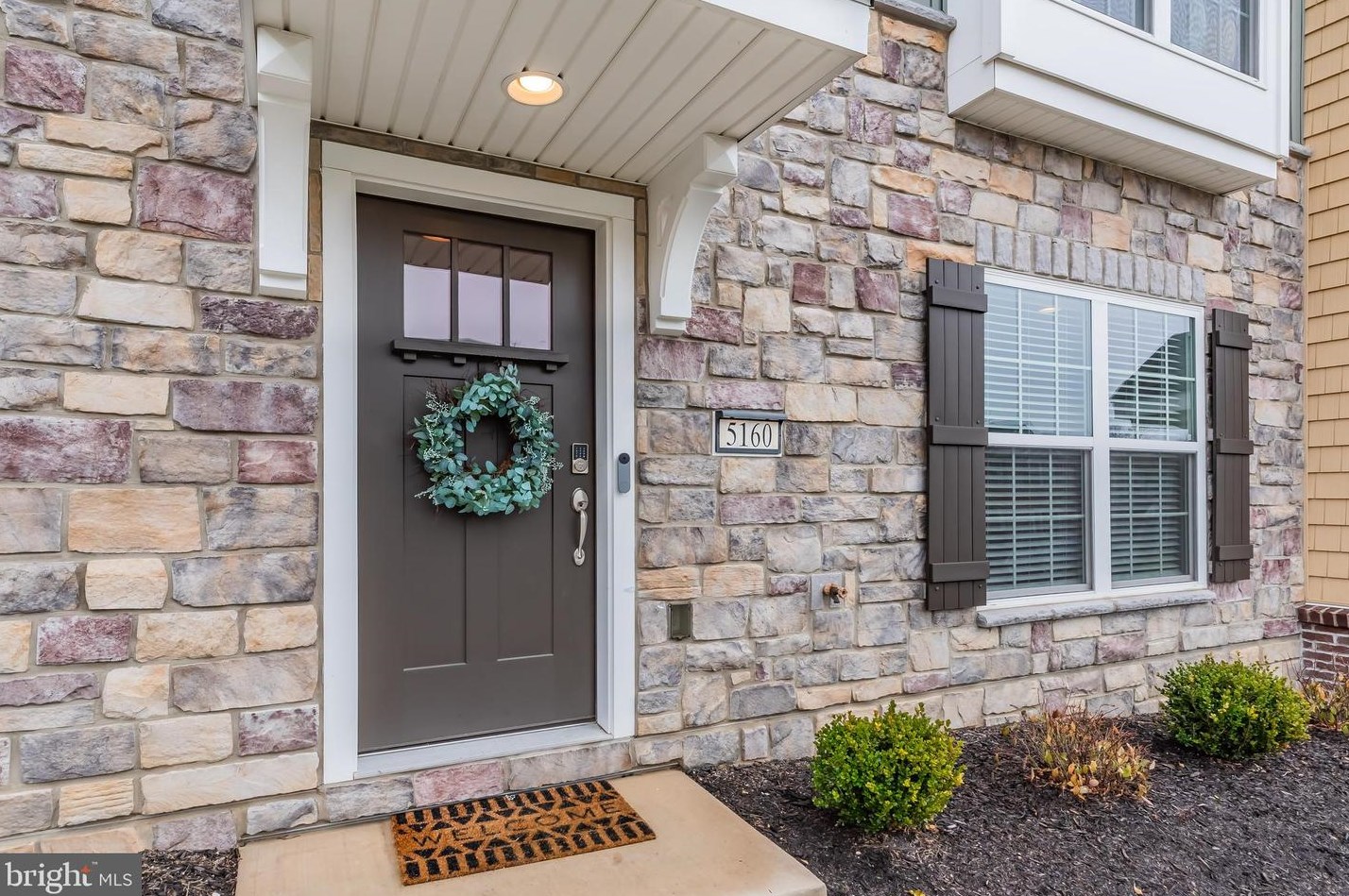5160 Laurel Valley Ln, West Enola PA  17025-2282 exterior
