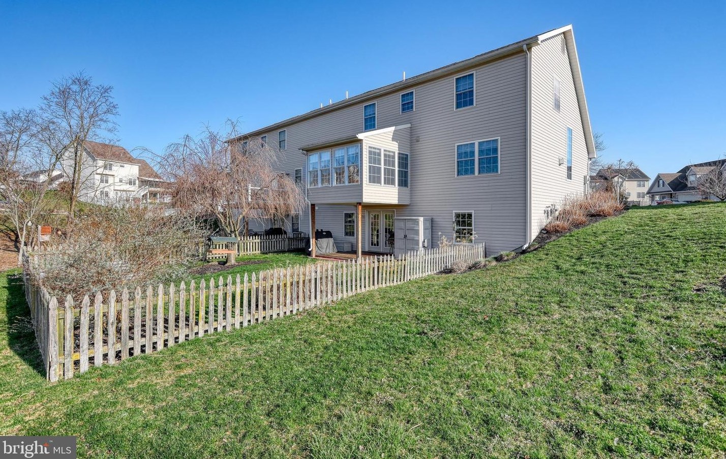 84 Cottonwood Ct, Carlisle PA  17013-8137 exterior