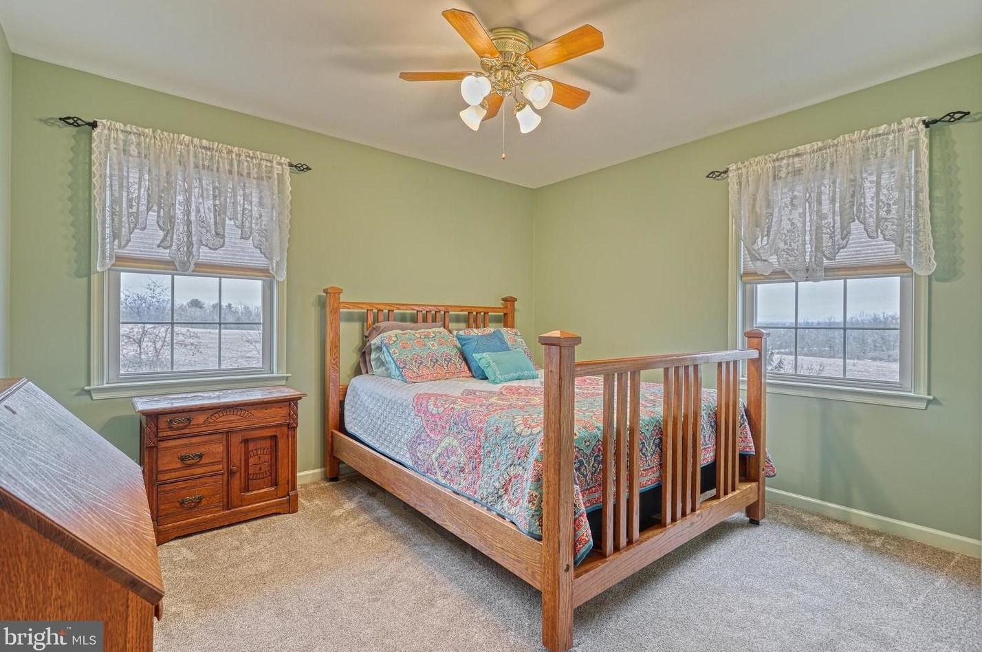 84 Cottonwood Ct, Carlisle PA  17013-8137 exterior